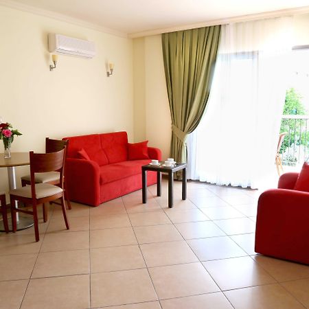 Club Karakas Apart Otel Marmaris Bagian luar foto