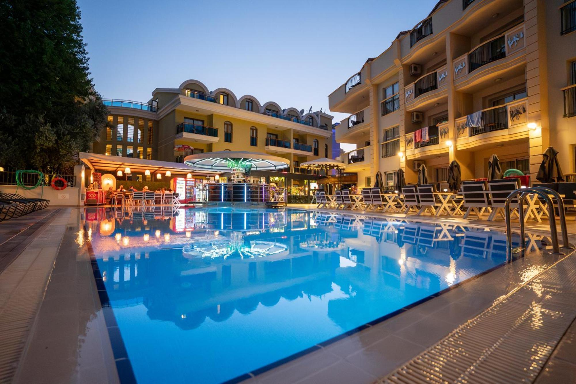 Club Karakas Apart Otel Marmaris Bagian luar foto