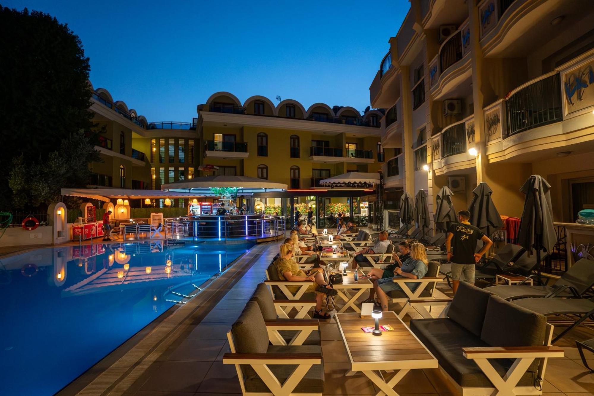 Club Karakas Apart Otel Marmaris Bagian luar foto
