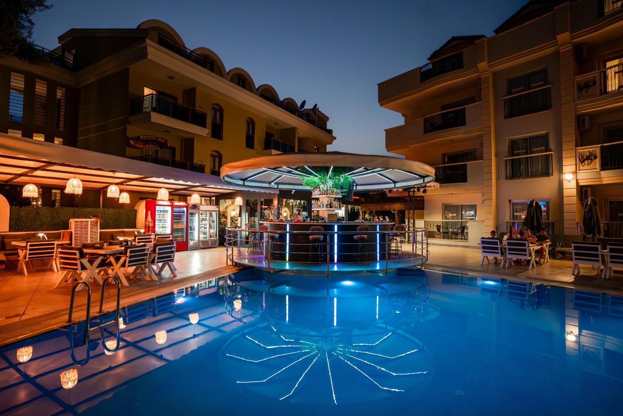 Club Karakas Apart Otel Marmaris Bagian luar foto