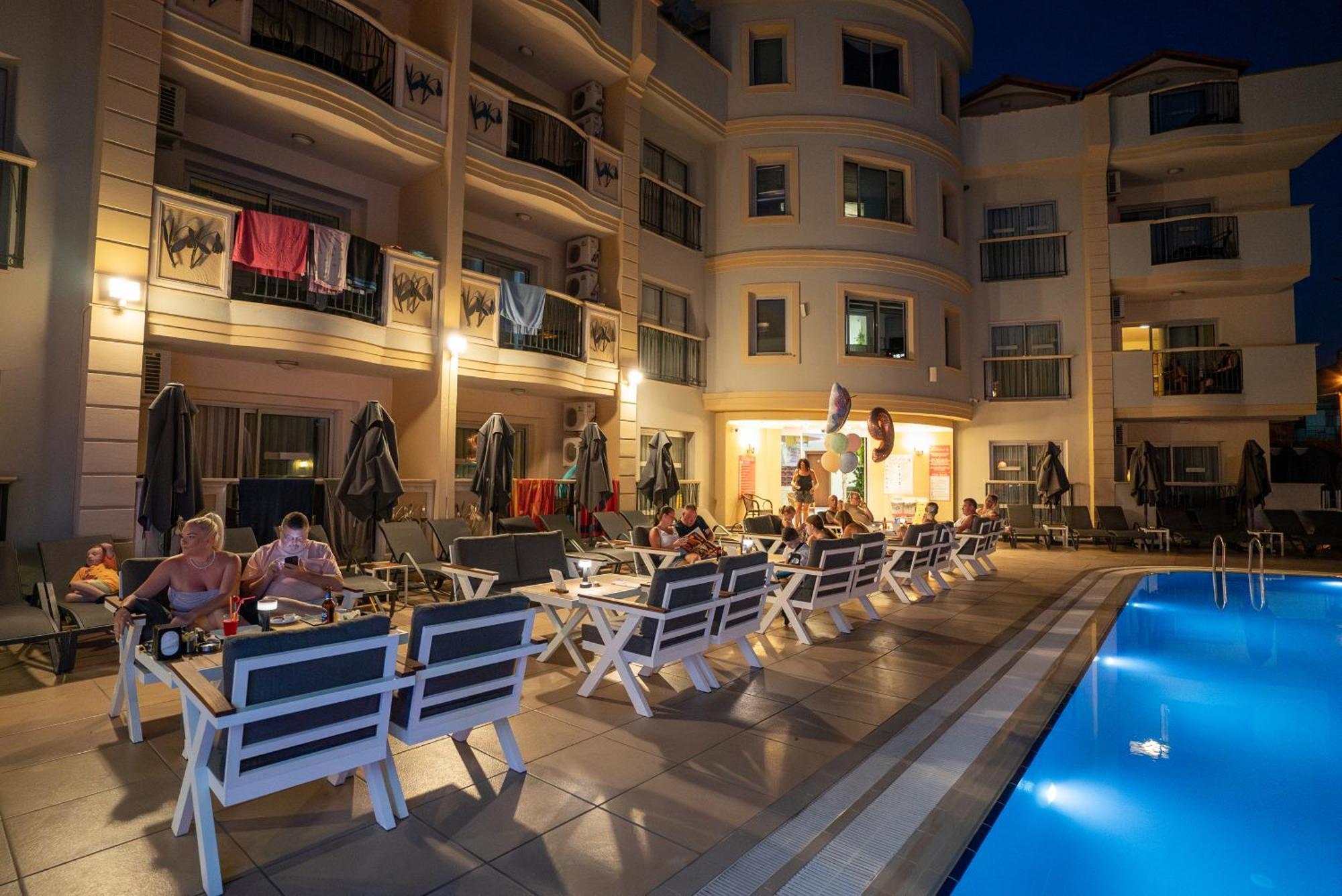 Club Karakas Apart Otel Marmaris Bagian luar foto